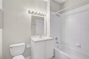 3958 Mediterranea Cir, Sarasota, FL 34233 - Photo 20