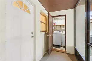 3365 Ramblewood Dr N, Sarasota, FL 34237 - Photo 20