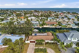 611 Dundee Ln, Holmes Beach, FL 34217 - Photo 36