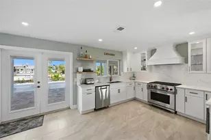 611 Dundee Ln, Holmes Beach, FL 34217 - Photo 10