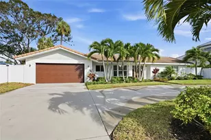 611 Dundee Ln, Holmes Beach, FL 34217 - Photo 38