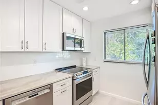 1510 Pelican Point Dr, Sarasota, FL 34231 - Photo 12