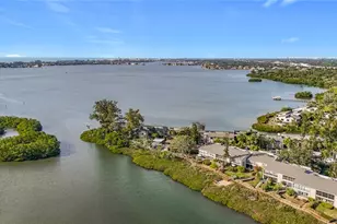 1510 Pelican Point Dr, Sarasota, FL 34231 - Photo 40