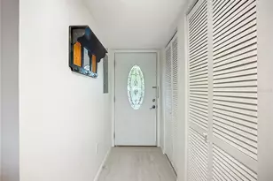 1510 Pelican Point Dr, Sarasota, FL 34231 - Photo 8