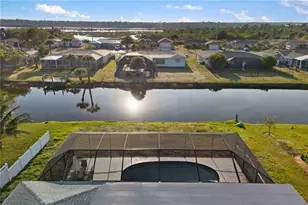 33 Caddy Rd, Rotonda West, FL 33947 - Photo 2