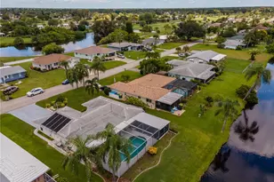 33 Caddy Rd, Rotonda West, FL 33947 - Photo 2