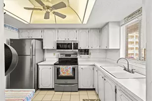 3564 Lake Bayshore Dr, Bradenton, FL 34205 - Photo 6