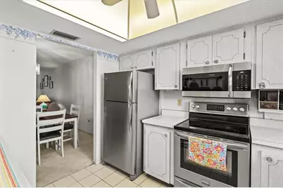 3564 Lake Bayshore Drive #203, Bradenton, FL 34205 - Photo 10