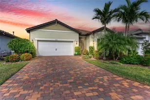 17631 Colebrook Cir, Lakewood Ranch, FL 34202 - Photo 2