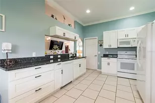 9238 Estrella Ct, New Port Richey, FL 34655 - Photo 18