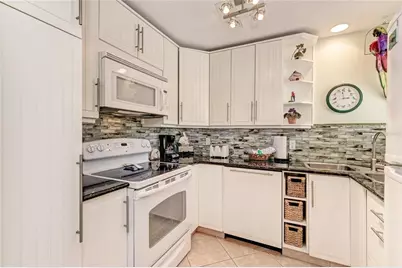 4725 Gulf Of Mexico Drive #314, Longboat Key, FL 34228 - Photo 12