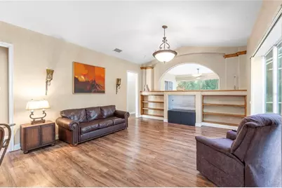 8882 Bloomfield Boulevard, Sarasota, FL 34238 - Photo 12