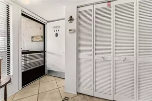 1801 Gulf Dr N, Bradenton Beach, FL 34217 - Photo 4