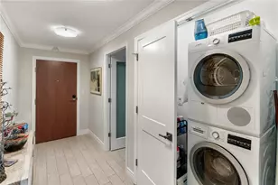 1111 N Gulfstream Ave, Sarasota, FL 34236 - Photo 14