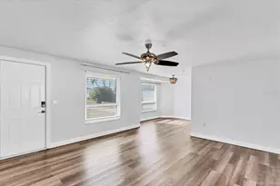 1102 Fruitland Ave, Bradenton, FL 34207 - Photo 4