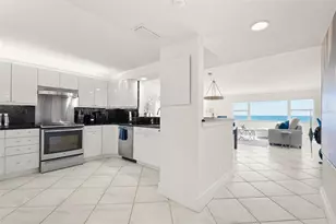 1750 Benjamin Franklin Dr, Sarasota, FL 34236 - Photo 4