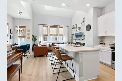 2337 Lindstrom Street, Sarasota, FL 34237 - Photo 2