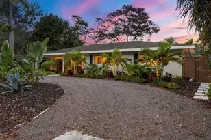 2375 Datura St, Sarasota, FL 34239 - Photo 4