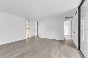 758 Pine Run Dr, Osprey, FL 34229 - Photo 10