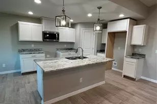 379 Baytree Dr, Rotonda West, FL 33947 - Photo 4