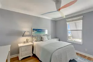 1017 W Peppertree Dr, Sarasota, FL 34242 - Photo 26