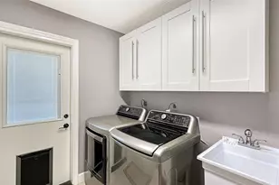 8010 Conservatory Dr, Sarasota, FL 34243 - Photo 26