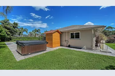 8010 Conservatory Drive, Sarasota, FL 34243 - Photo 38