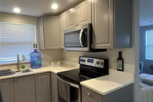 5320 Moeller Ave, Sarasota, FL 34233 - Photo 4