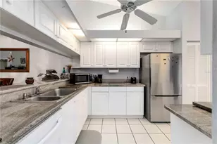 4248 Marseilles Ave, Sarasota, FL 34233 - Photo 8