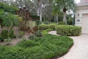 5242 Parisienne Pl, Sarasota, FL 34238 - Photo 6