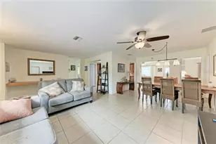 3013 Yarmouth Dr W, Bradenton, FL 34205 - Photo 8