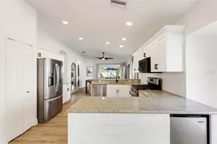 6226 Blueflower Ct, Lakewood Ranch, FL 34202 - Photo 14