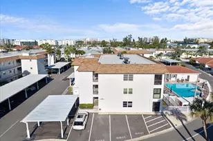 110 Vista Hermosa Cir, Sarasota, FL 34242 - Photo 28