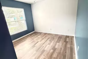 5920 7th Ave W, Bradenton, FL 34209 - Photo 8