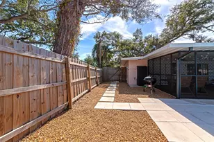 2835 Williamsburg St, Sarasota, FL 34231 - Photo 46