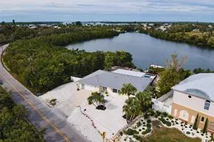 910 Bayshore Dr, Terra Ceia, FL 34250 - Photo 4
