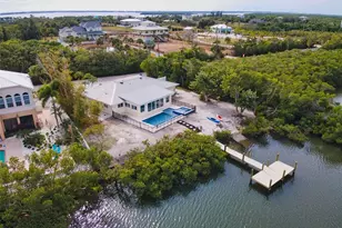 910 Bayshore Dr, Terra Ceia, FL 34250 - Photo 52