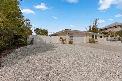 910 Bayshore Drive, Terra Ceia, FL 34250 - Photo 58