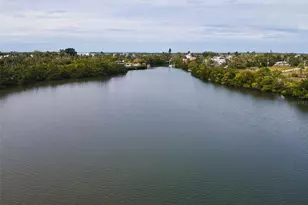 910 Bayshore Dr, Terra Ceia, FL 34250 - Photo 48