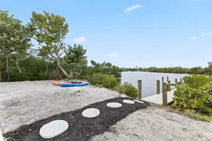 910 Bayshore Dr, Terra Ceia, FL 34250 - Photo 44