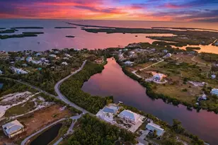 910 Bayshore Dr, Terra Ceia, FL 34250 - Photo 1