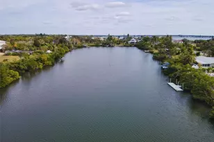 910 Bayshore Dr, Terra Ceia, FL 34250 - Photo 48