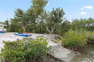 910 Bayshore Dr, Terra Ceia, FL 34250 - Photo 44