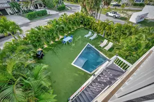 303 58th St, Holmes Beach, FL 34217 - Photo 40