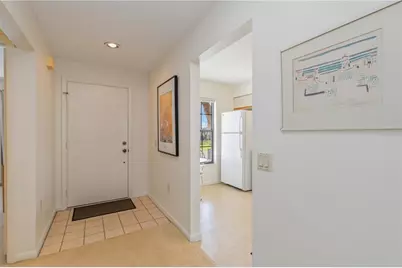 4727 Winslow Beacon #10, Sarasota, FL 34235 - Photo 6