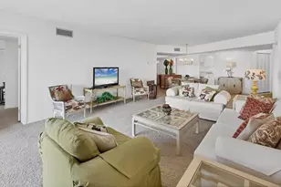 4825 Gulf of Mexico Dr, Longboat Key, FL 34228 - Photo 10