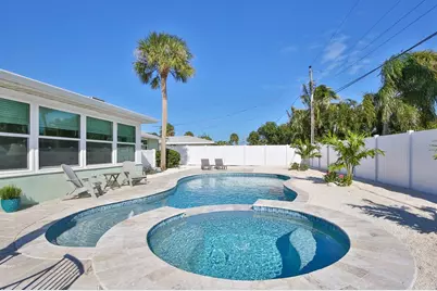 305 67th Street, Holmes Beach, FL 34217 - Photo 2