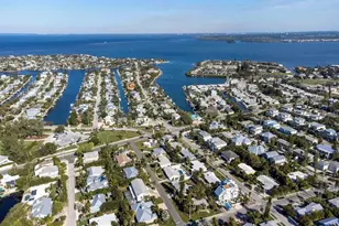 305 67th St, Holmes Beach, FL 34217 - Photo 44
