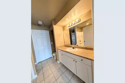 5611 Bidwell Parkway #205, Sarasota, FL 34233 - Photo 10