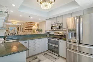 1225 Siesta Bayside Dr, Sarasota, FL 34242 - Photo 16